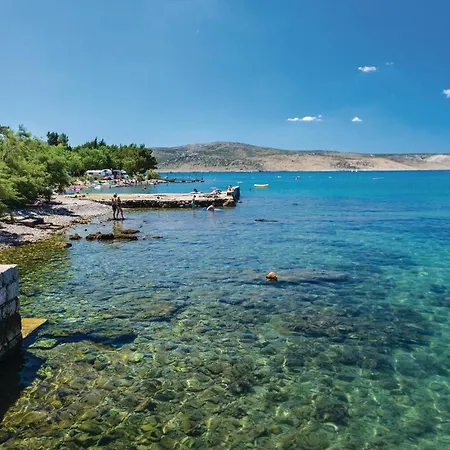 9 Bedroom Awesome In Starigrad Prázdninový dům