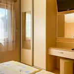 9 Bedroom Awesome In Starigrad Tatil Evi