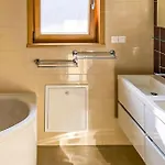 Tatil Evi 9 Bedroom Awesome In Starigrad *