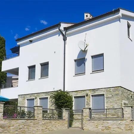 Σπίτι διακοπών 9 Bedroom Awesome In Starigrad